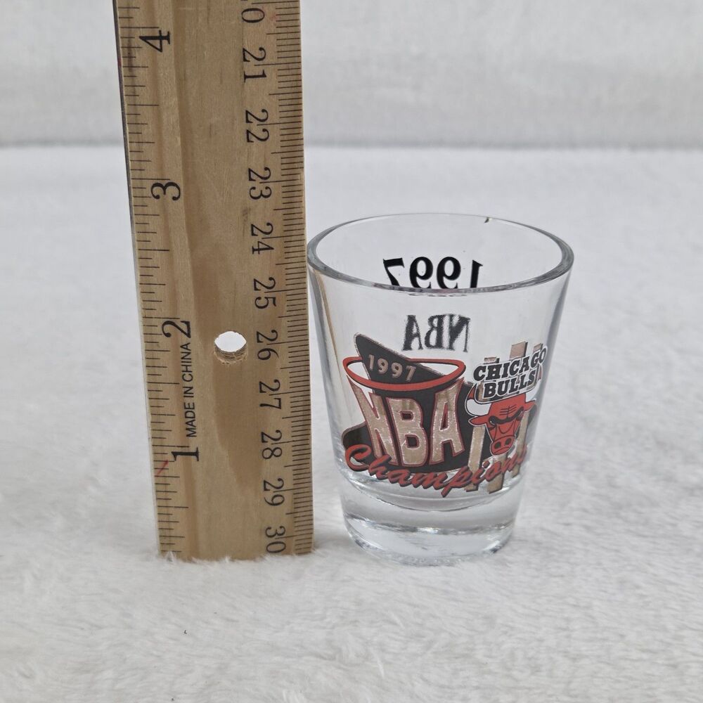 Vintage 1997 Chicago Bulls NBA Champions Shot Glass Collectible Jordan Years - Picture 2 of 7